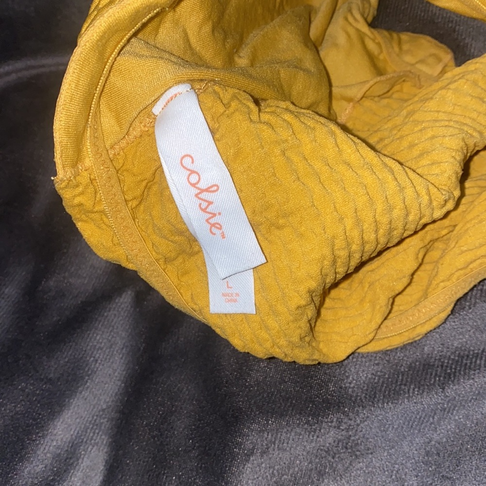 🪼The softest Yellow honeycomb bralette/ top! - Picture 7 of 8